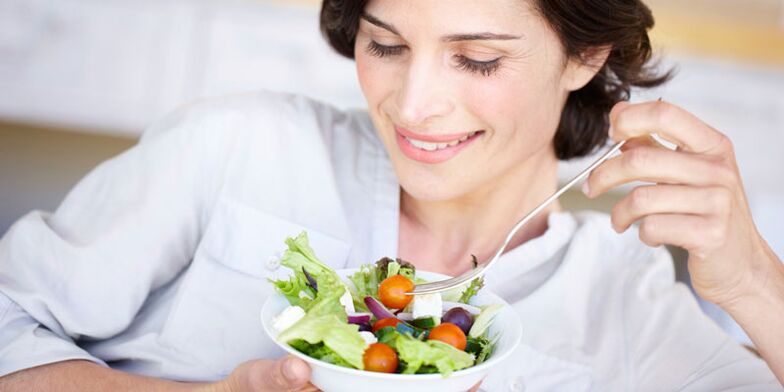 Essen von diätetischen Lebensmitteln bei Blasenentzündungen